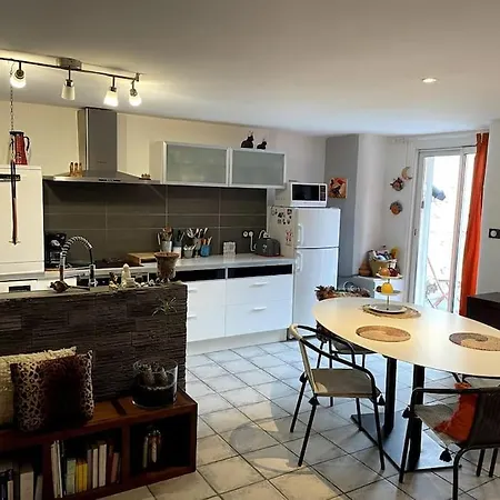 Prázdninový dům Maison Duplex Atypique Entre Terre Et Mer, Wifi Lunel (Herault)