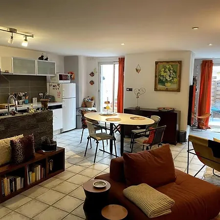 Maison Duplex Atypique Entre Terre Et Mer, Wifi * Lunel (Herault)