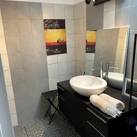 Prázdninový dům Maison Duplex Atypique Entre Terre Et Mer, Wifi